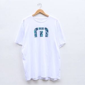 Travis Mathew - Men's XXL Short Sleeve Logo White T Shirt